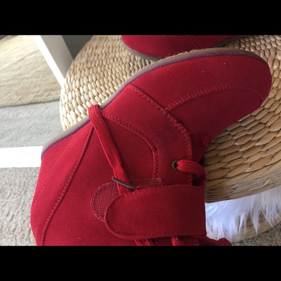 New - Picture 2 of 3